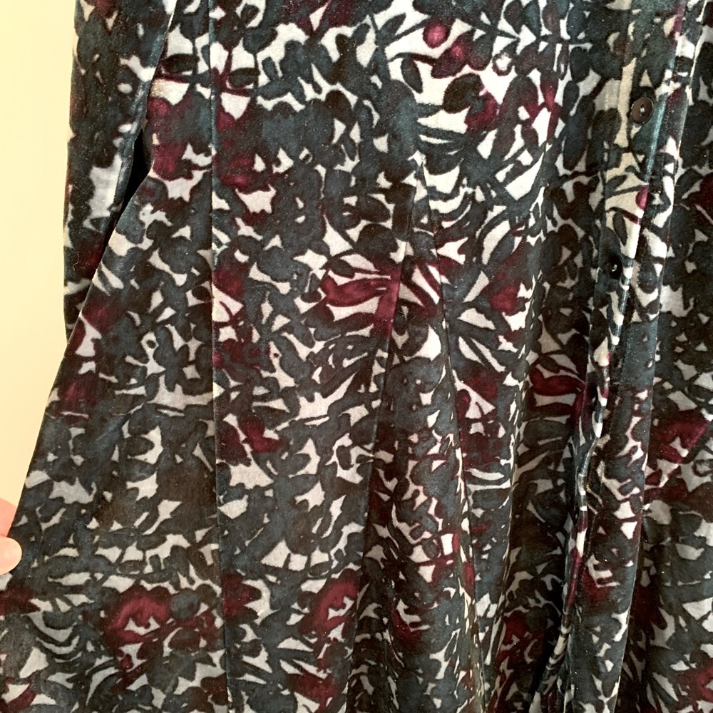 ZOZO Stretch Velvet Blue Floral Tunic Size Medium - Picture 6 of 8